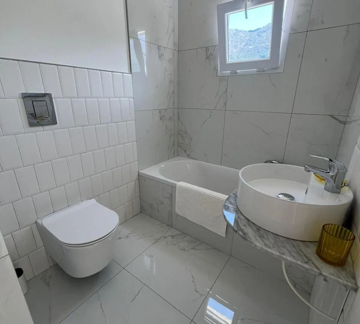 Apartment Panoramica Via Villa Carini